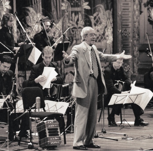 Sentimental y canyengue por Orquesta ESCUELA DE TANGO (Emilio